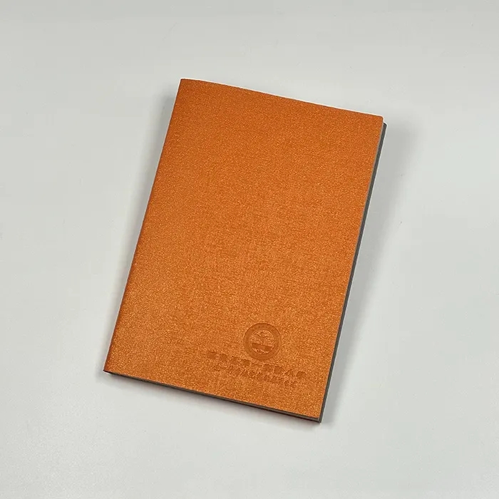 Personnalisation d'un carnet broché