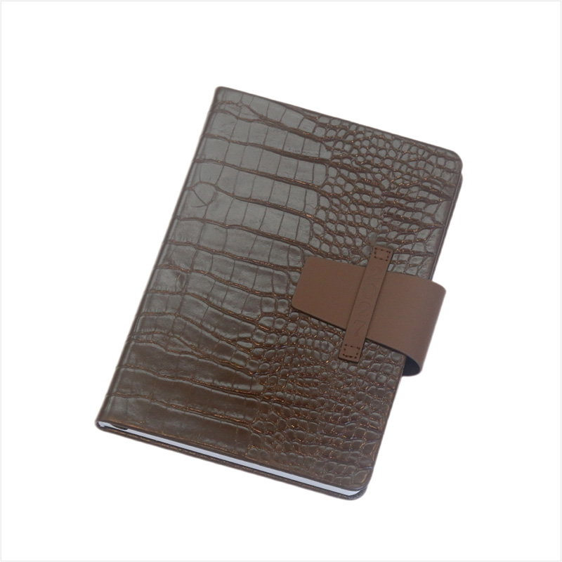 Cahier en cuir marron